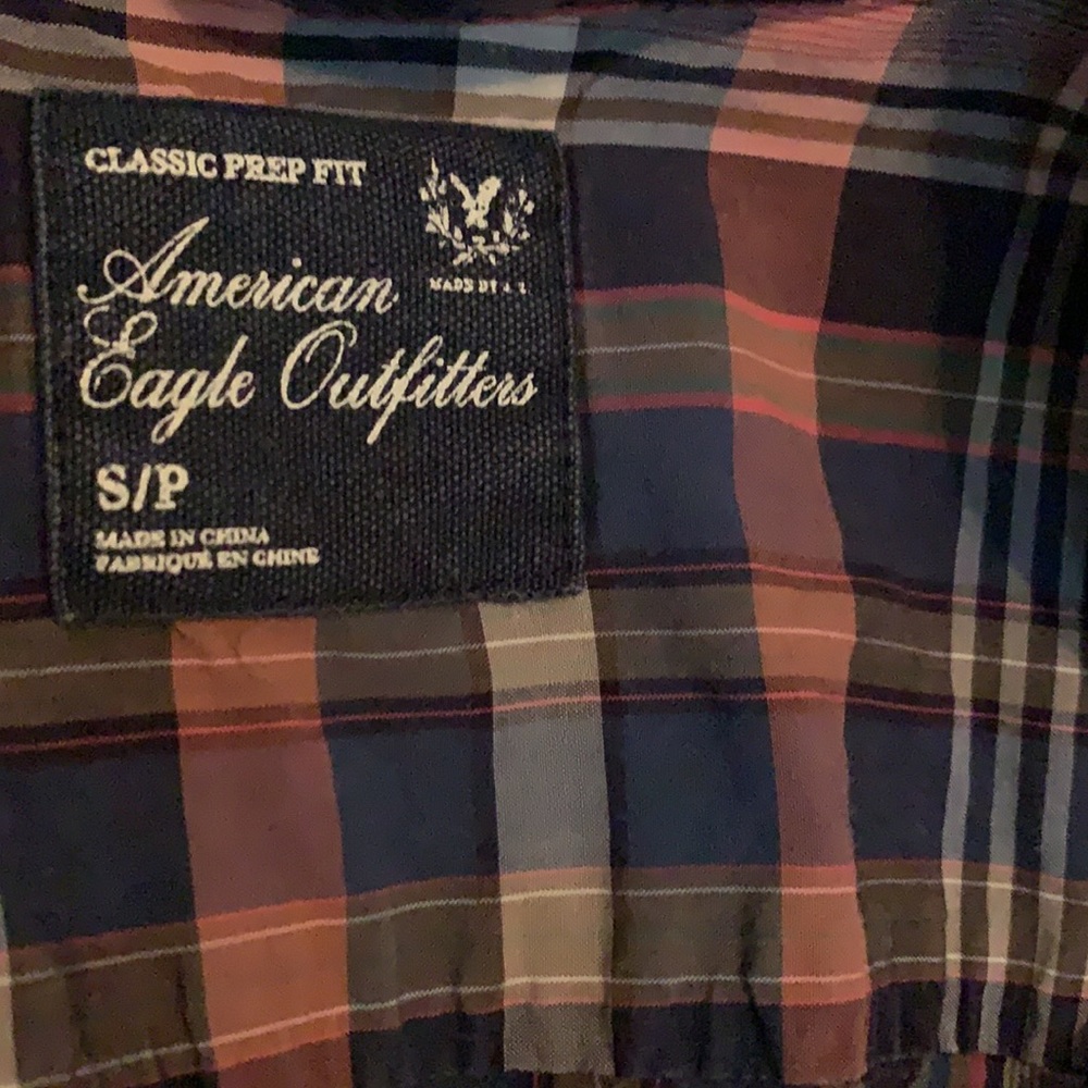 Button down - Picture 2 of 3